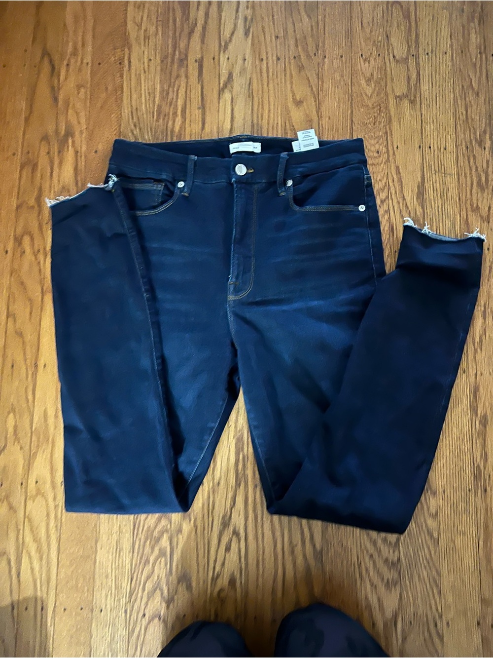 Good American Navy Skinny Jeans